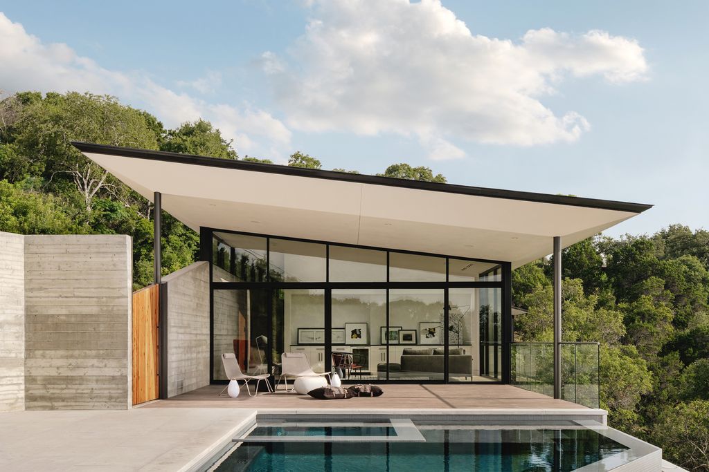The High Road, impressive boomerang shape house by Ravel Architecture