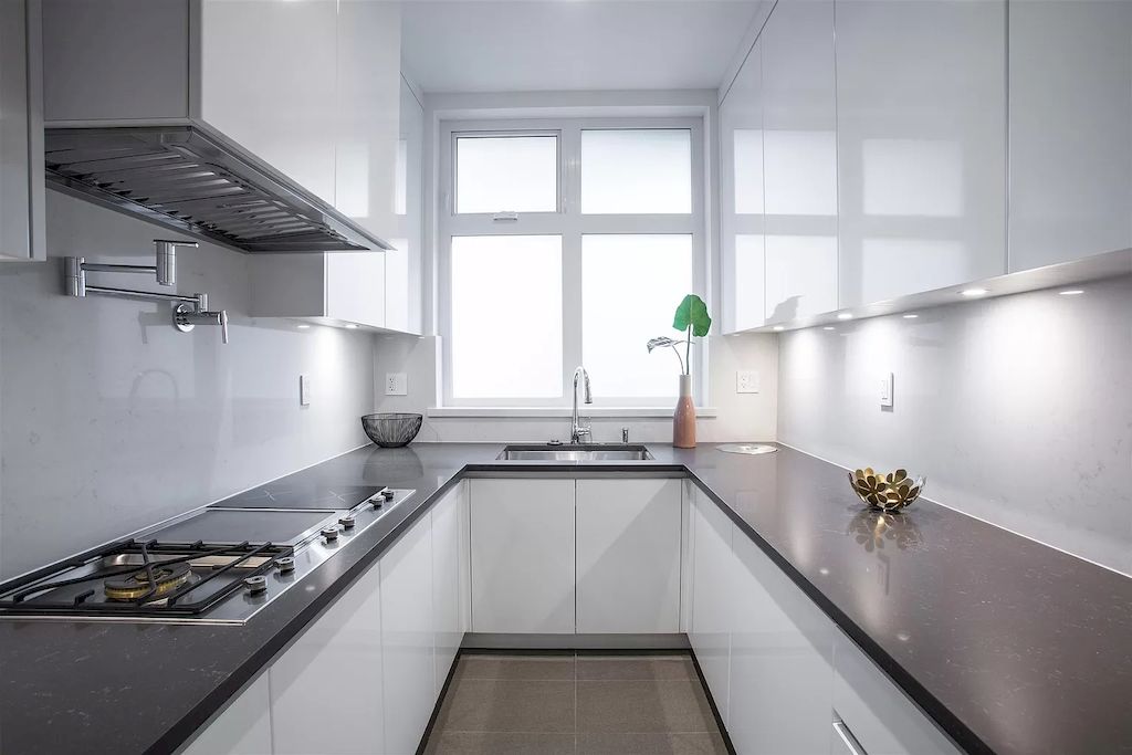 The Modern Home in Richmond is a true blend of convenience and content now available for sale. This home is located at 8731 Cullen Cres, Richmond, BC V6Y 2W9, Canada