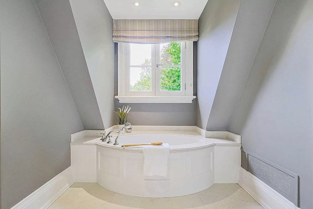 The Timeless Magnificent Estate in Toronto is an amazing home now available for sale. This home is located at 27 Alderbrook Dr, Toronto, ON M3B 1E3, Canada
