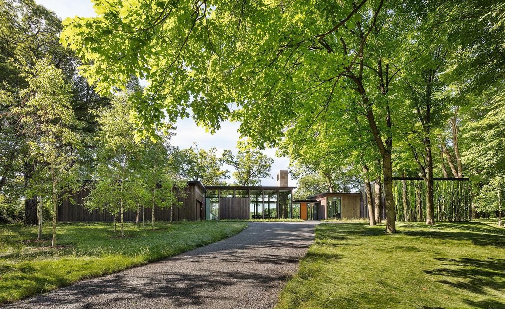 Woodland House brings the Nature beauty by ALTUS Architecture + Design