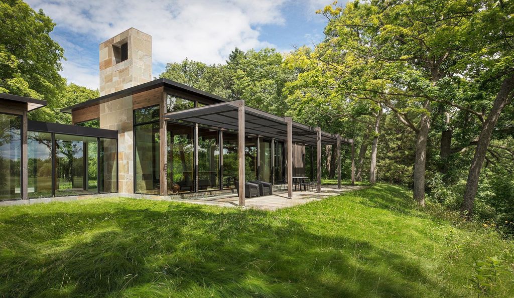 Woodland House brings the Nature beauty by ALTUS Architecture + Design