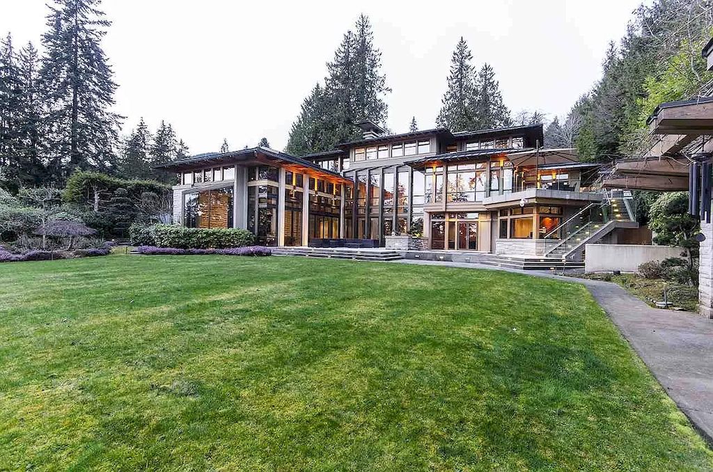 The World-Class Estate in West Vancouver is a spectacular concrete residence now available for sale. This home is located at 2860 Mathers Ave, West Vancouver, BC V7V 2J9, Canada