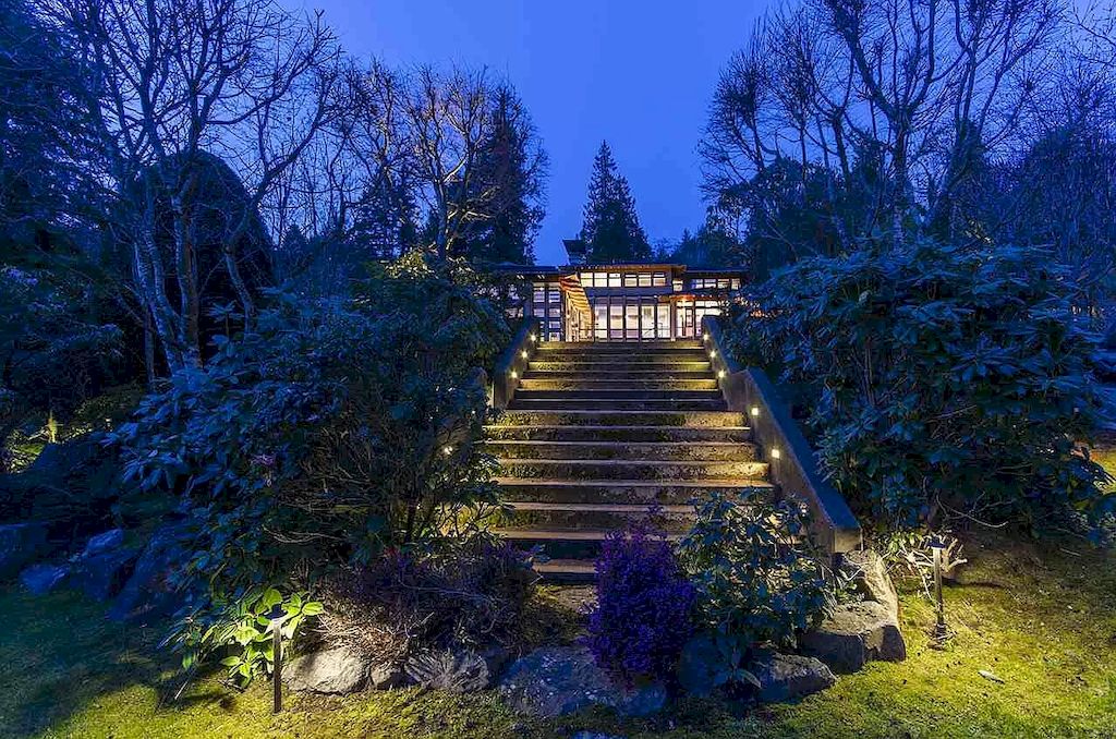 The World-Class Estate in West Vancouver is a spectacular concrete residence now available for sale. This home is located at 2860 Mathers Ave, West Vancouver, BC V7V 2J9, Canada