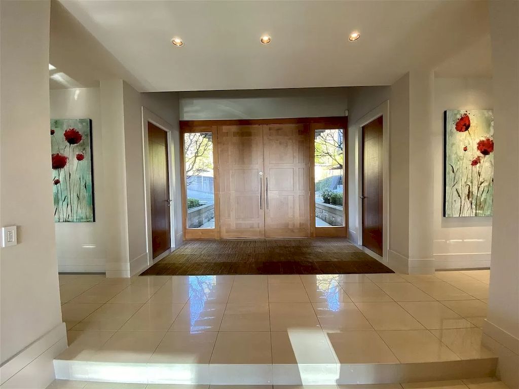 The World-Class Estate in West Vancouver is a spectacular concrete residence now available for sale. This home is located at 2860 Mathers Ave, West Vancouver, BC V7V 2J9, Canada