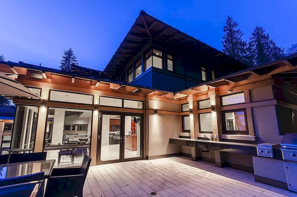 The World-Class Estate in West Vancouver is a spectacular concrete residence now available for sale. This home is located at 2860 Mathers Ave, West Vancouver, BC V7V 2J9, Canada