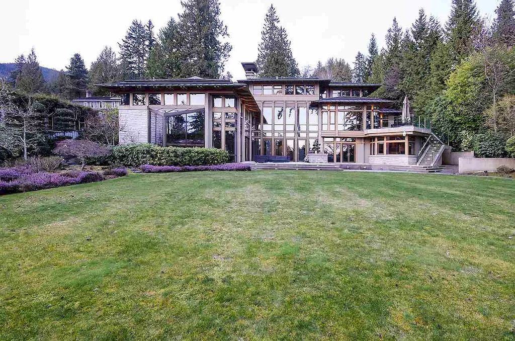 The World-Class Estate in West Vancouver is a spectacular concrete residence now available for sale. This home is located at 2860 Mathers Ave, West Vancouver, BC V7V 2J9, Canada