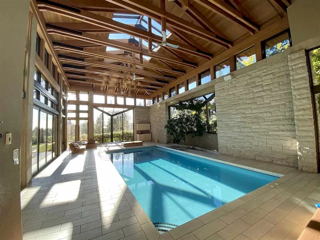 The World-Class Estate in West Vancouver is a spectacular concrete residence now available for sale. This home is located at 2860 Mathers Ave, West Vancouver, BC V7V 2J9, Canada
