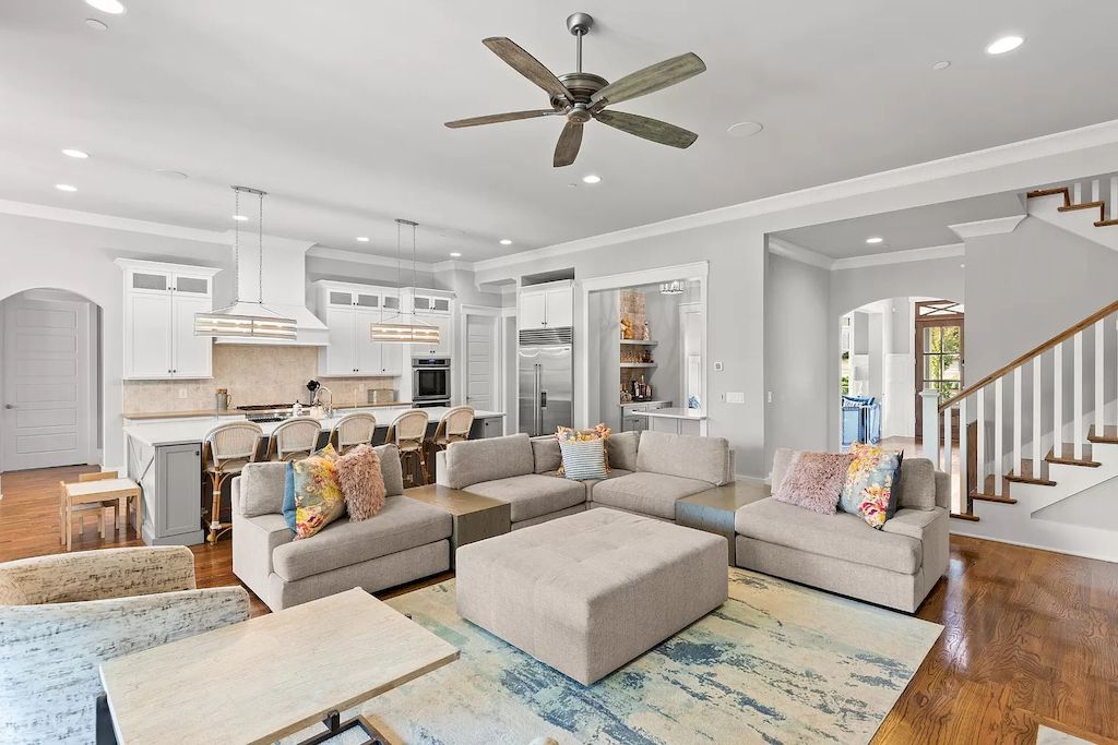 This $3,499,000 Coveted Home Perfect for Entertaining Year Round in Tennessee