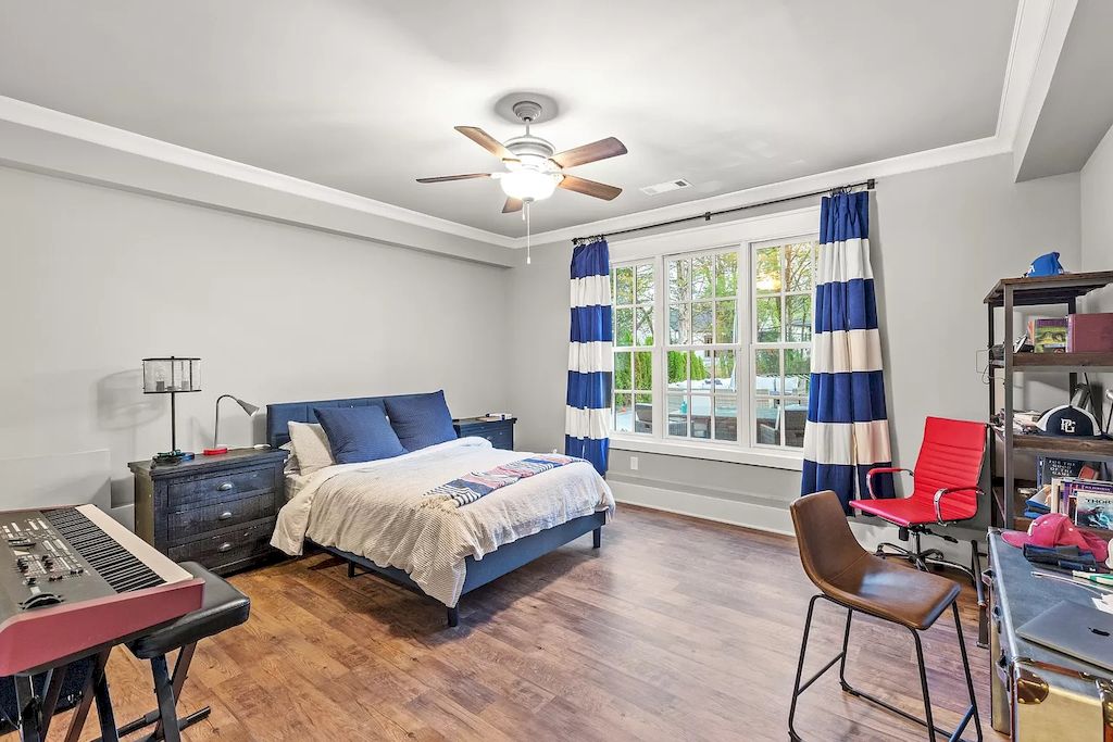 This $3,499,000 Coveted Home Perfect for Entertaining Year Round in Tennessee