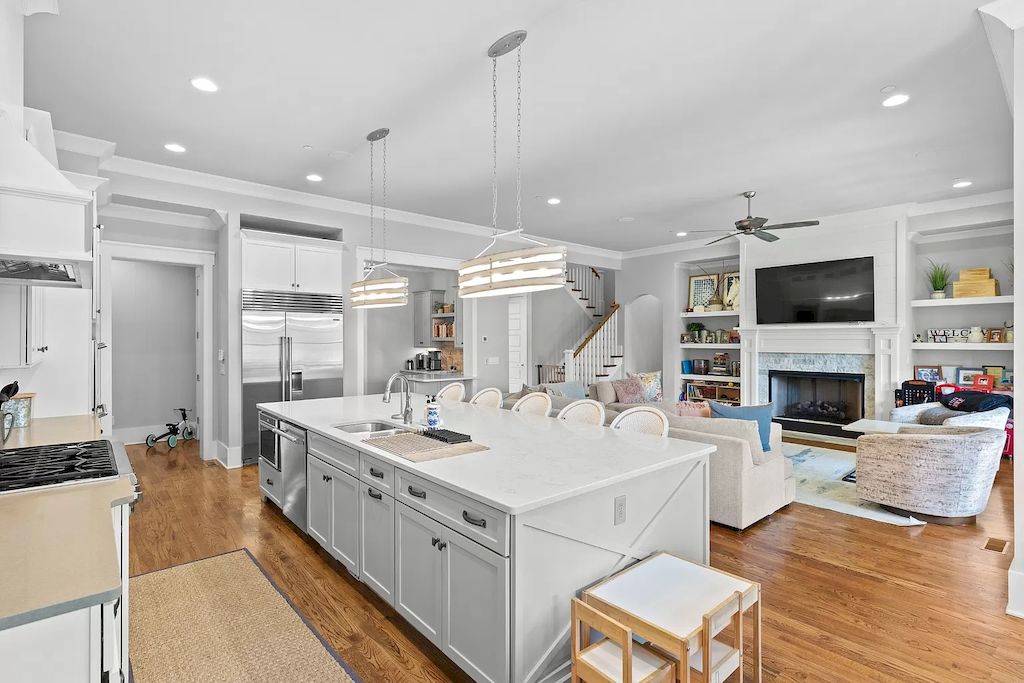 This $3,499,000 Coveted Home Perfect for Entertaining Year Round in Tennessee