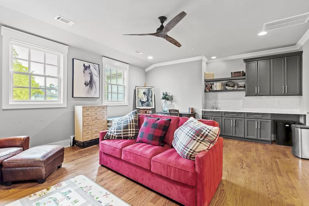This $3,499,000 Coveted Home Perfect for Entertaining Year Round in Tennessee