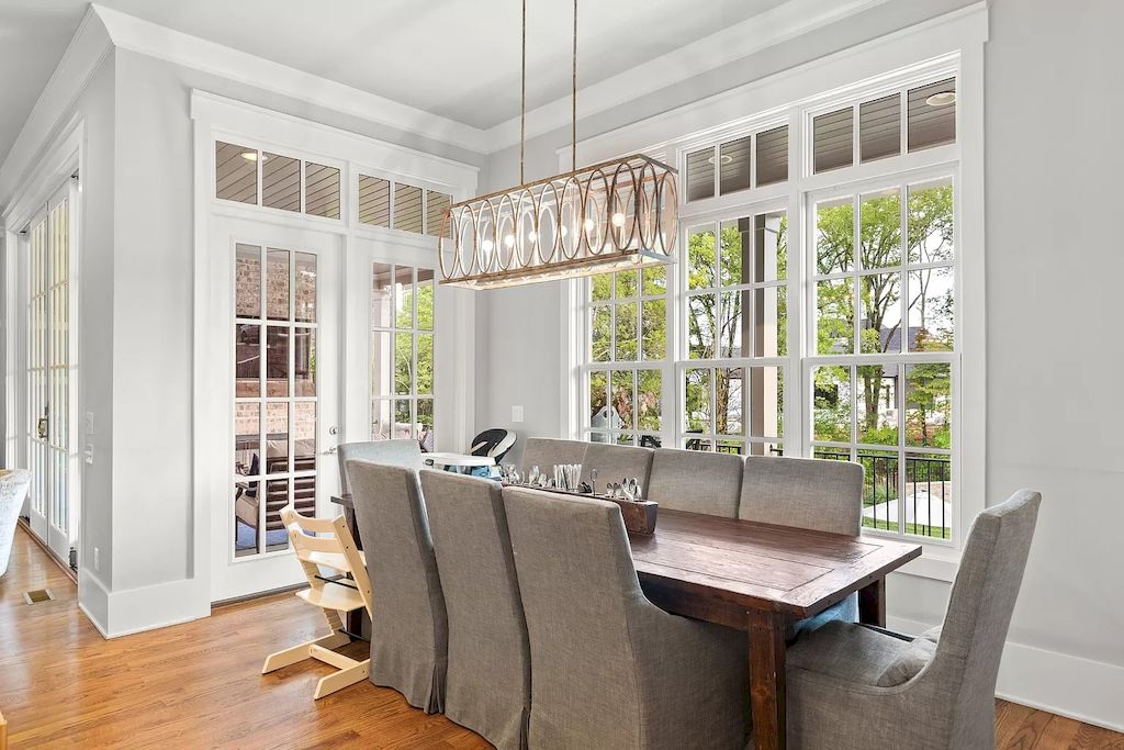 This $3,499,000 Coveted Home Perfect for Entertaining Year Round in Tennessee