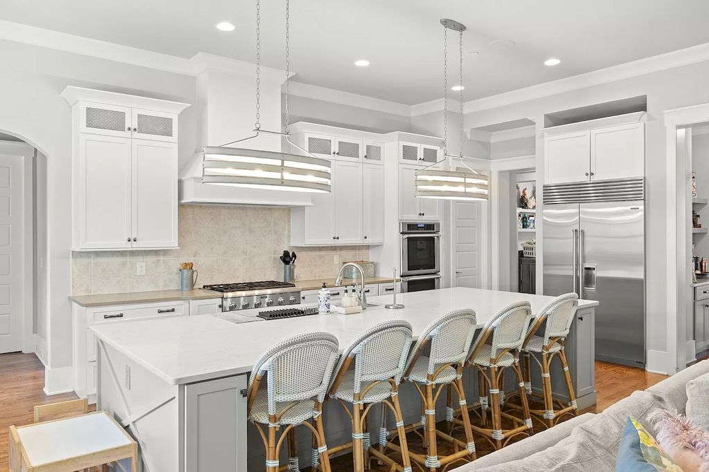 This $3,499,000 Coveted Home Perfect for Entertaining Year Round in Tennessee