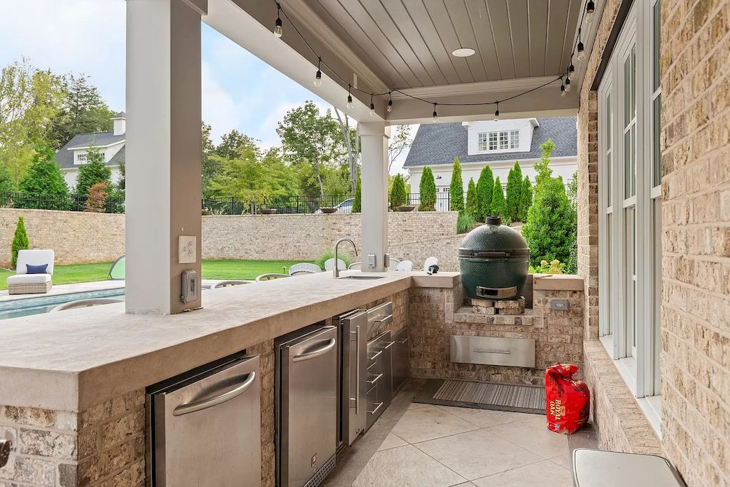 This $3,499,000 Coveted Home Perfect for Entertaining Year Round in Tennessee