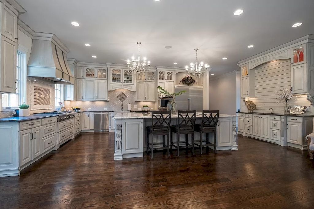 Tranquility and Inspiration Abounds in this Tennessee $3,800,000 Elegant Estate