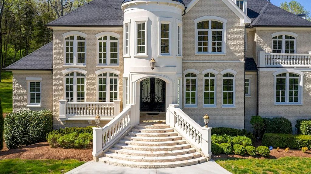 Tranquility and Inspiration Abounds in this Tennessee $3,800,000 Elegant Estate