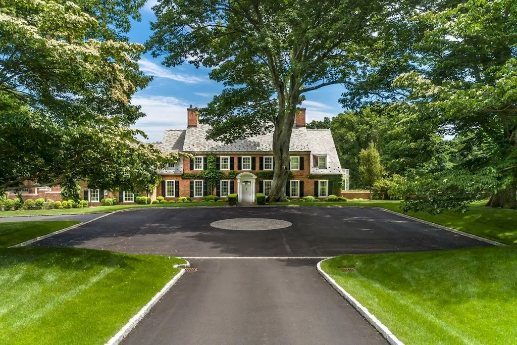 Connecticut Spectacular Pool House with Panoramic Vista of the Lake on Market for  $17,000,000