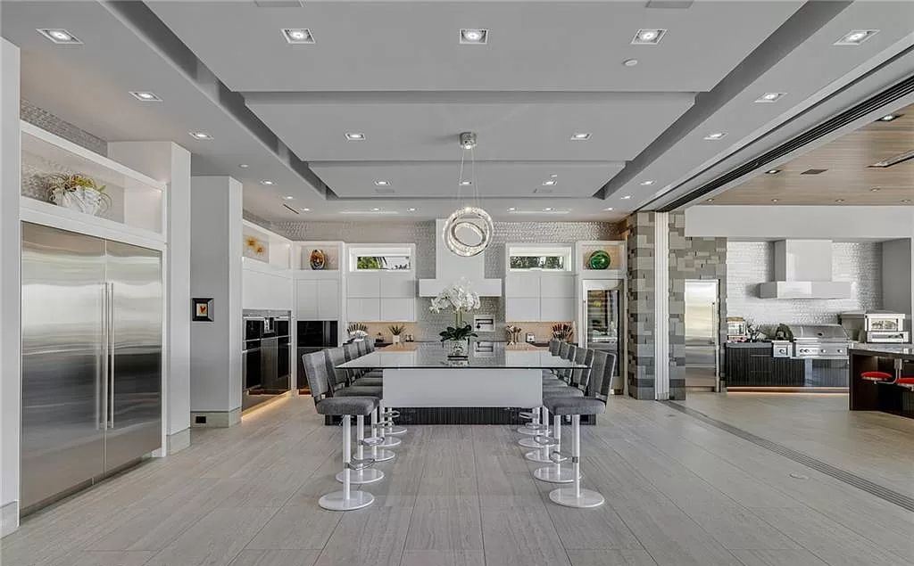 Modern Impressive Residence in Nevada with the highest quality smart home automation technology sells for $32,500,000