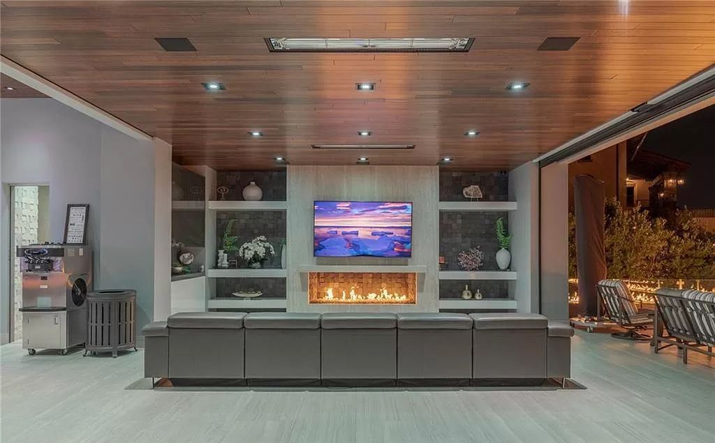 Modern Impressive Residence in Nevada with the highest quality smart home automation technology sells for $32,500,000
