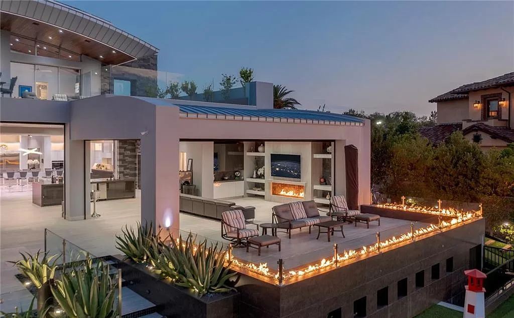 Modern Impressive Residence in Nevada with the highest quality smart home automation technology sells for $32,500,000