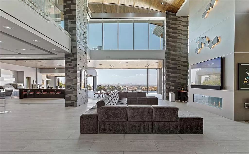 Modern Impressive Residence in Nevada with the highest quality smart home automation technology sells for $32,500,000