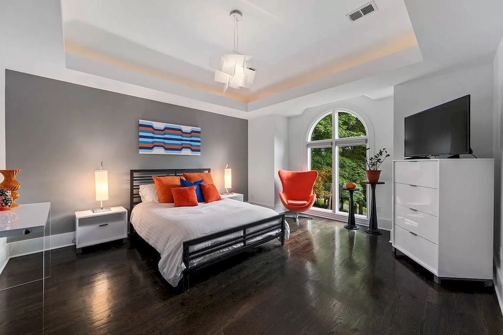 This $5,250,000 Modern Entertainer’s Dream Mansion Offers Sophisticated, Modern Living Space in Tennessee