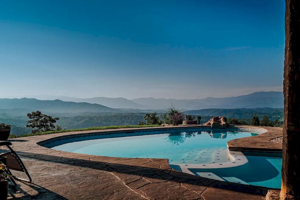 Enjoy Incredible Views, Peacefulness Inspiration in Tennessee from this $3,200,000 Private Mountaintop Oasis