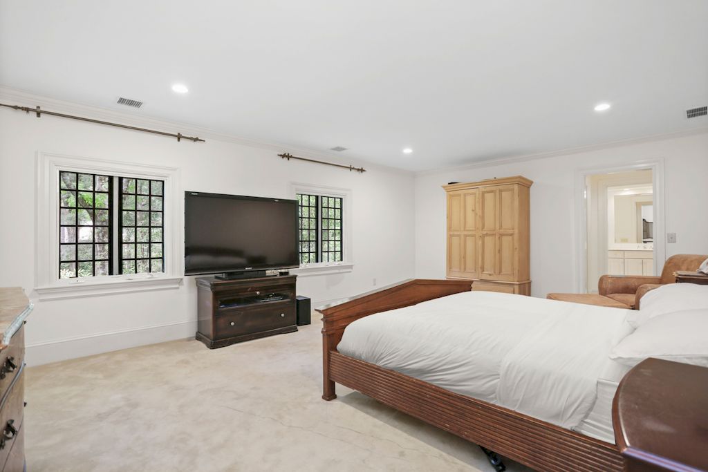 Majestic English Manor Showcases Exquisite Detailing Hits Market for $5,750,000