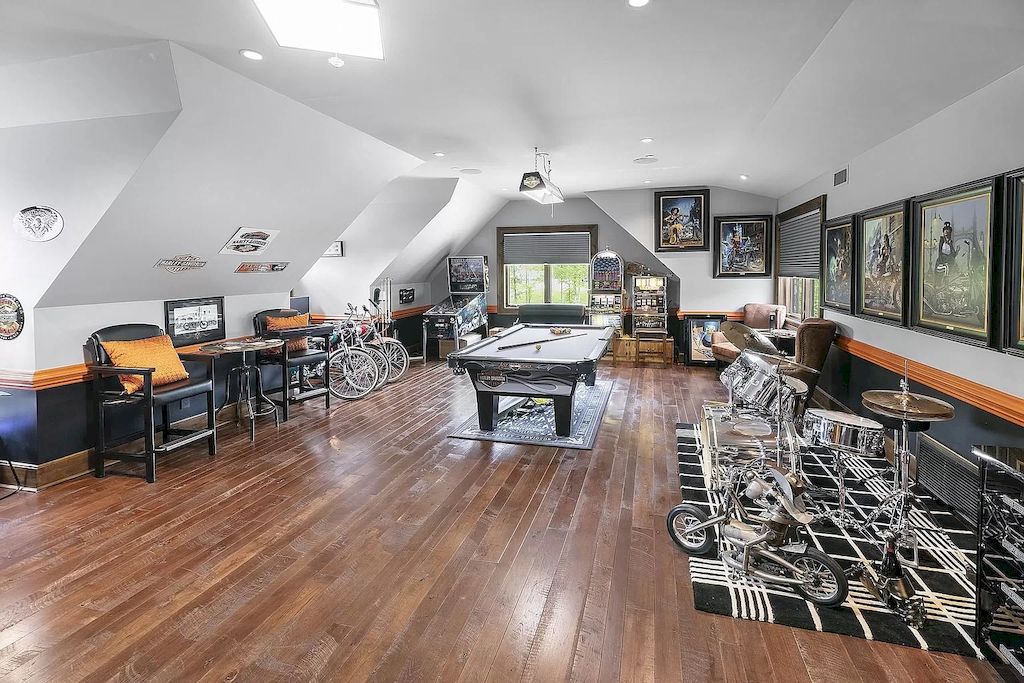 This $9,000,000 Timeless Classic Estate in Tennessee is the Mark of Exquisite Quality Workmanship and Architectural Richness