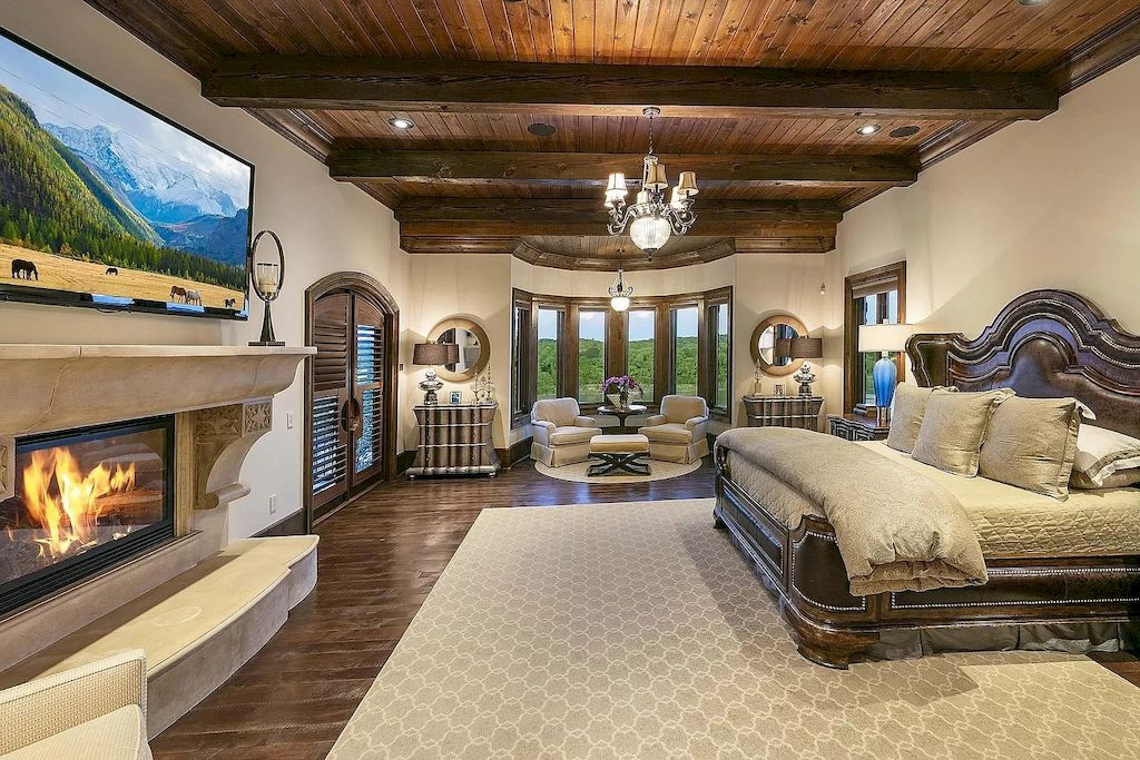 This $9,000,000 Timeless Classic Estate in Tennessee is the Mark of Exquisite Quality Workmanship and Architectural Richness