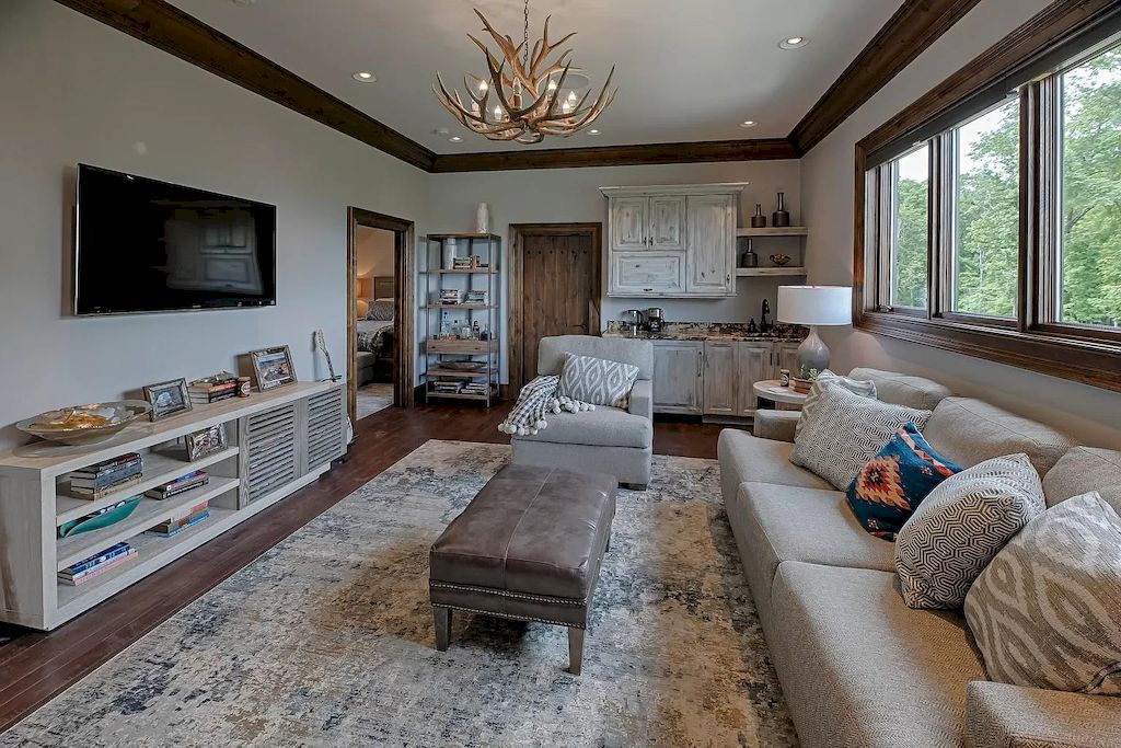 This $9,000,000 Timeless Classic Estate in Tennessee is the Mark of Exquisite Quality Workmanship and Architectural Richness