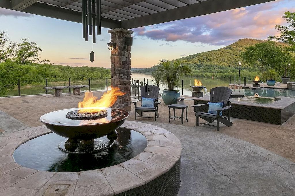 This $9,000,000 Timeless Classic Estate in Tennessee is the Mark of Exquisite Quality Workmanship and Architectural Richness