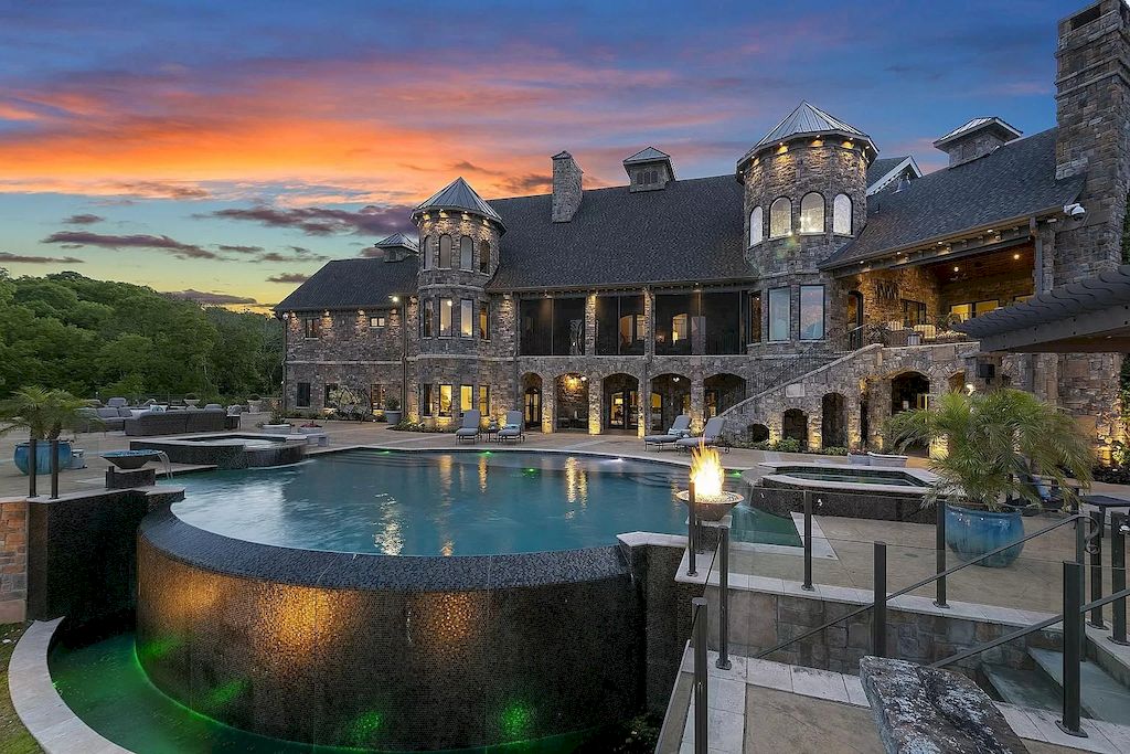 This $9,000,000 Timeless Classic Estate in Tennessee is the Mark of Exquisite Quality Workmanship and Architectural Richness
