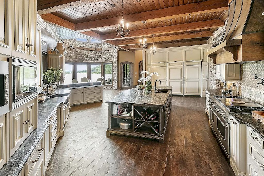 This $9,000,000 Timeless Classic Estate in Tennessee is the Mark of Exquisite Quality Workmanship and Architectural Richness