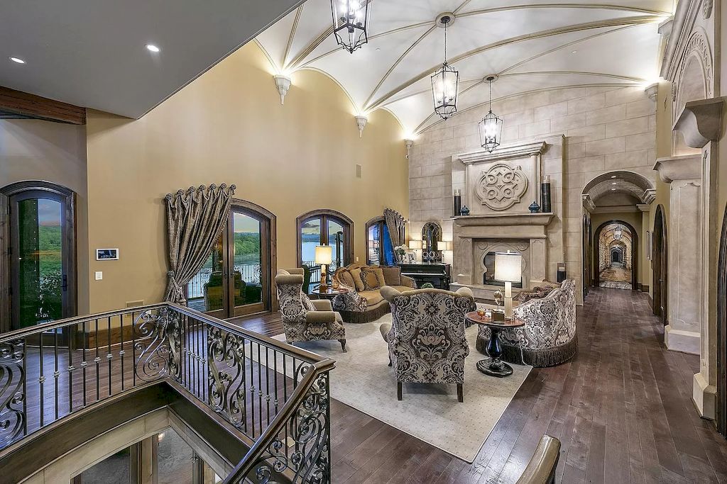 This $9,000,000 Timeless Classic Estate in Tennessee is the Mark of Exquisite Quality Workmanship and Architectural Richness