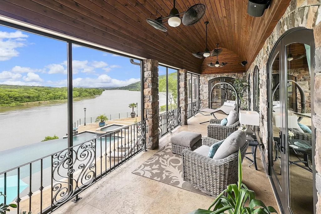 This $9,000,000 Timeless Classic Estate in Tennessee is the Mark of Exquisite Quality Workmanship and Architectural Richness