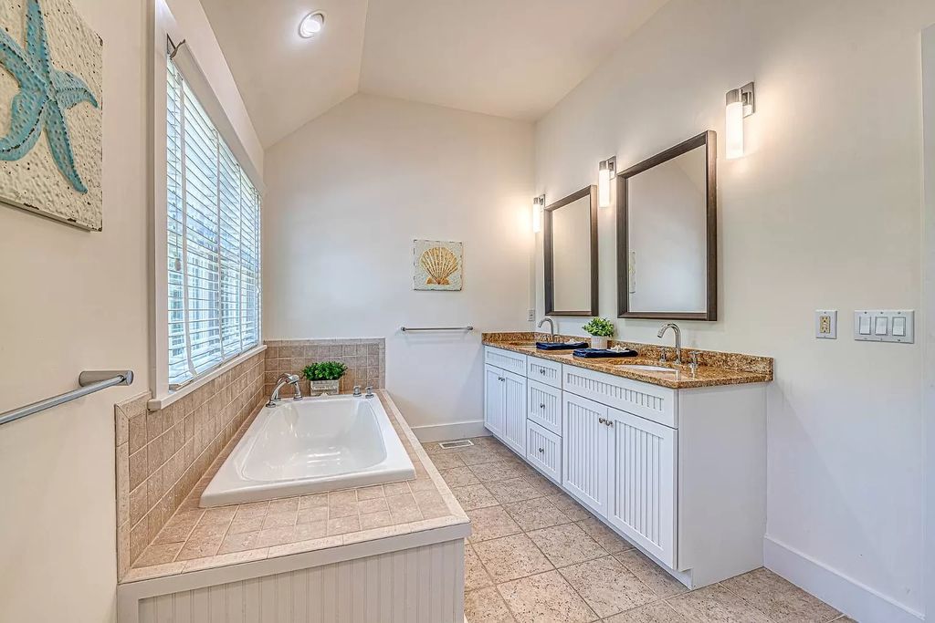 Spacious New York homes offering peace and quite place hits Market for $3,195,000