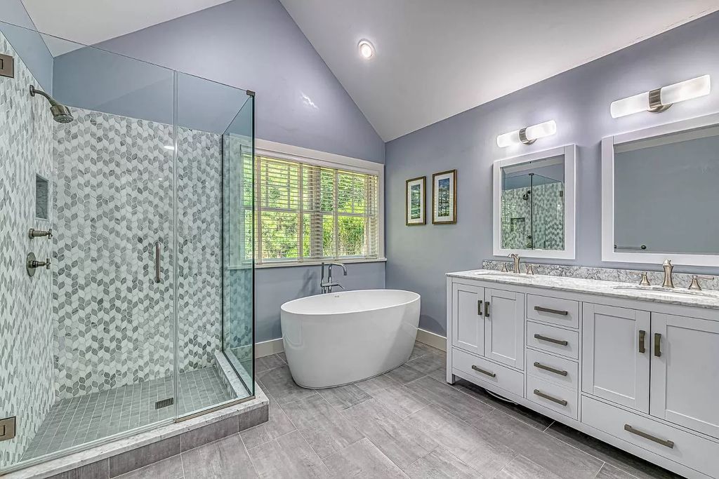 Spacious New York homes offering peace and quite place hits Market for $3,195,000