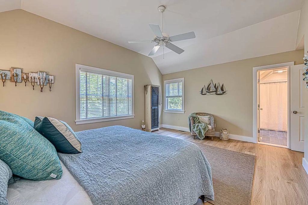 Spacious New York homes offering peace and quite place hits Market for $3,195,000