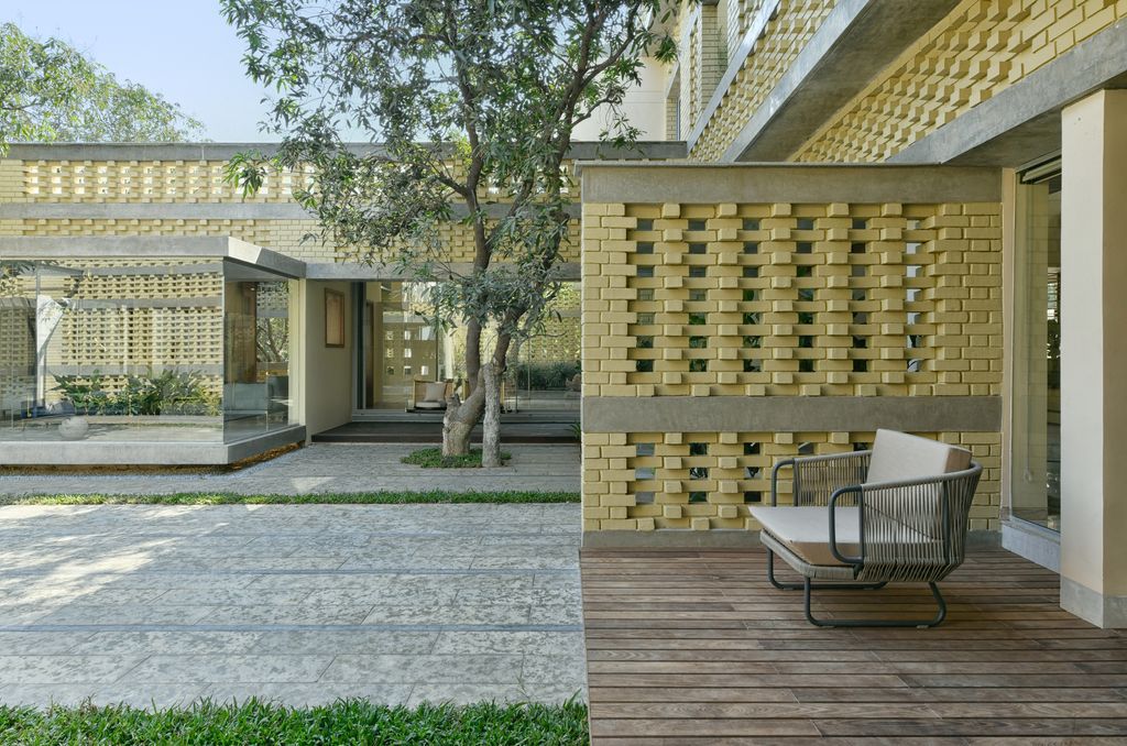 Brick Mask House spacious luxury retirement home by Spacefiction Studio 11