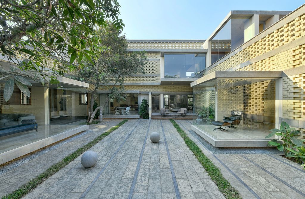 Brick Mask House spacious luxury retirement home by Spacefiction Studio 3