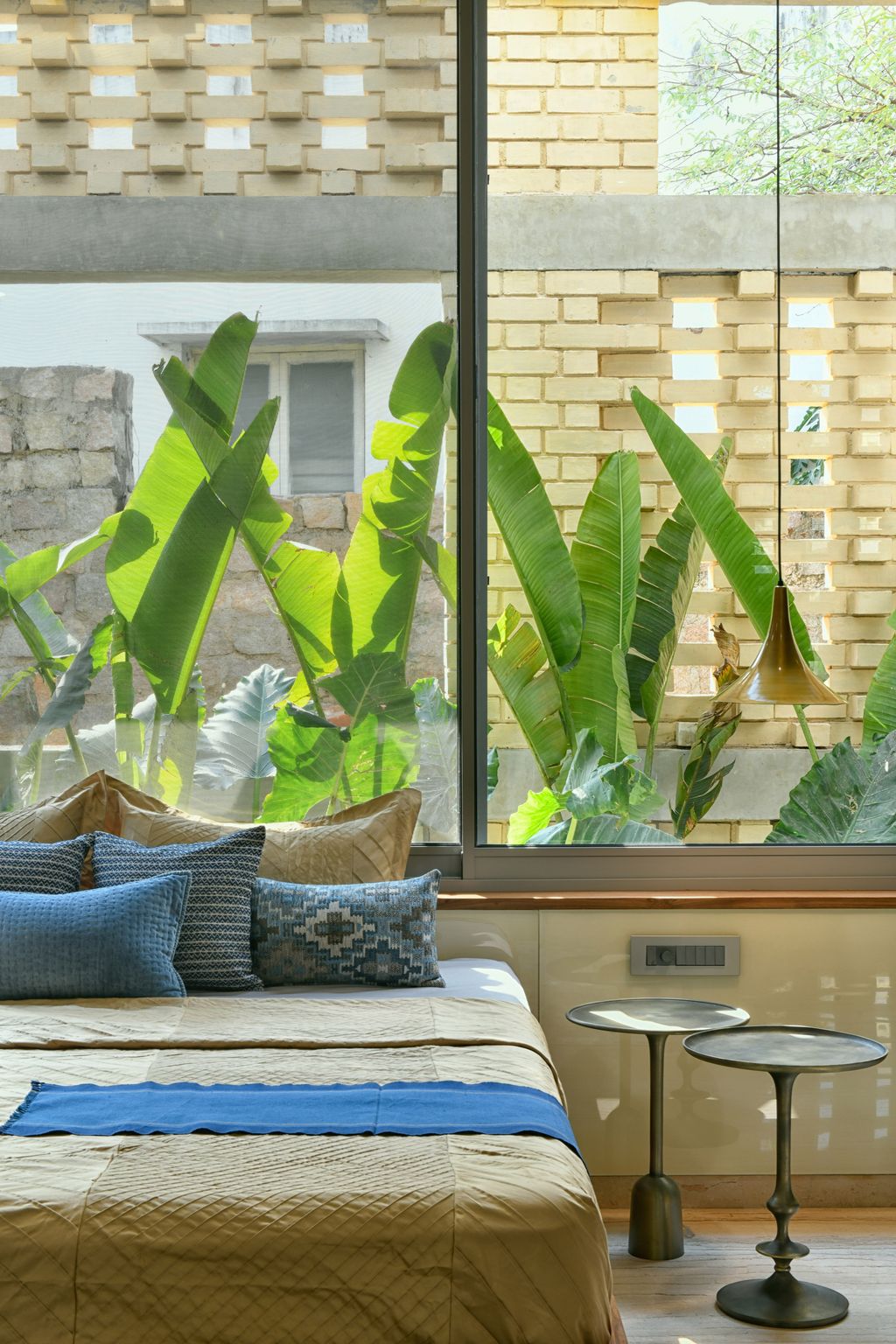 Brick Mask House spacious luxury retirement home by Spacefiction Studio 31