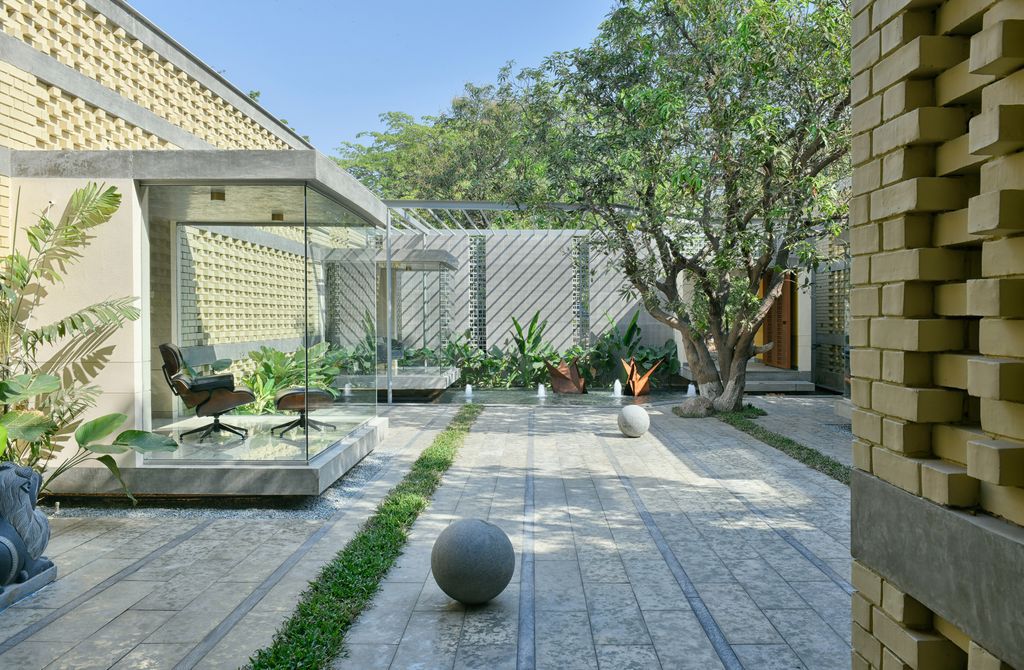 Brick Mask House spacious luxury retirement home by Spacefiction Studio 9