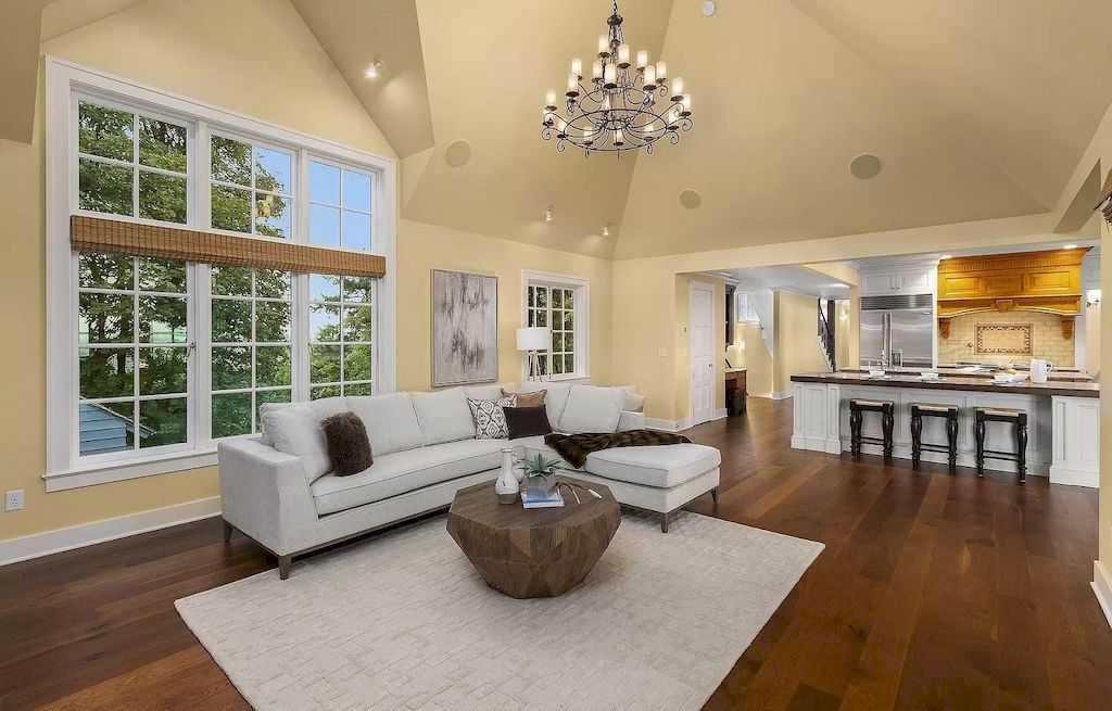 The Captivating Estate in Oregon is an architectural masterpiece now available for sale. This home located at 439 NW Hilltop Dr, Portland, Oregon