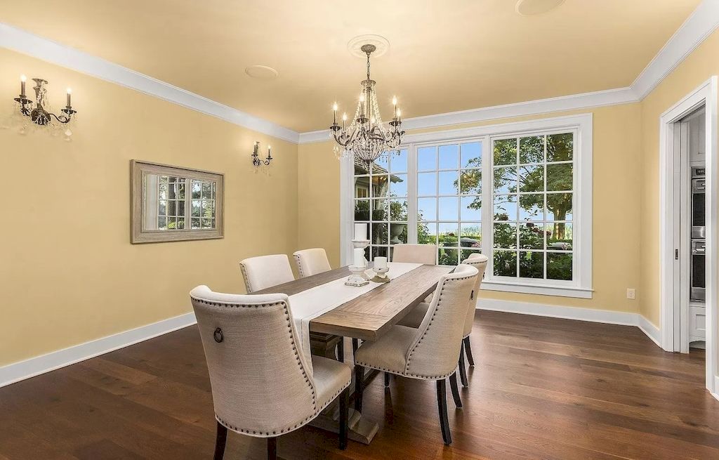 The Captivating Estate in Oregon is an architectural masterpiece now available for sale. This home located at 439 NW Hilltop Dr, Portland, Oregon
