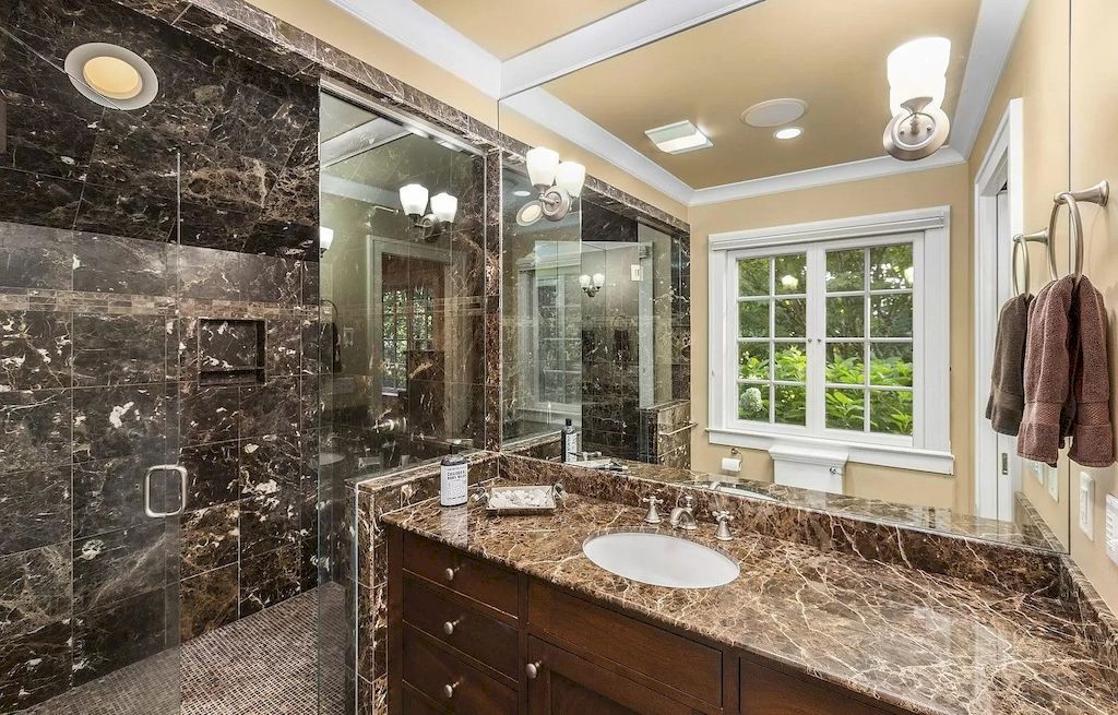 The Captivating Estate in Oregon is an architectural masterpiece now available for sale. This home located at 439 NW Hilltop Dr, Portland, Oregon