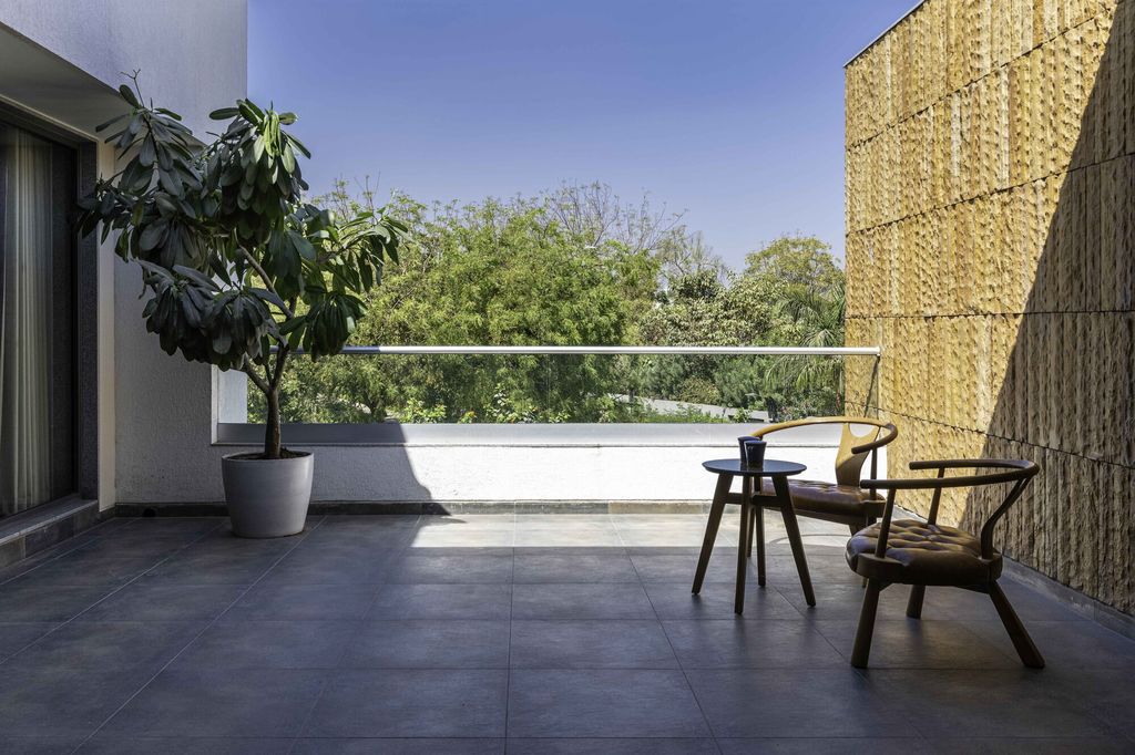 Casa Bianca white house offers serenity harmony by The Grid Architects 13