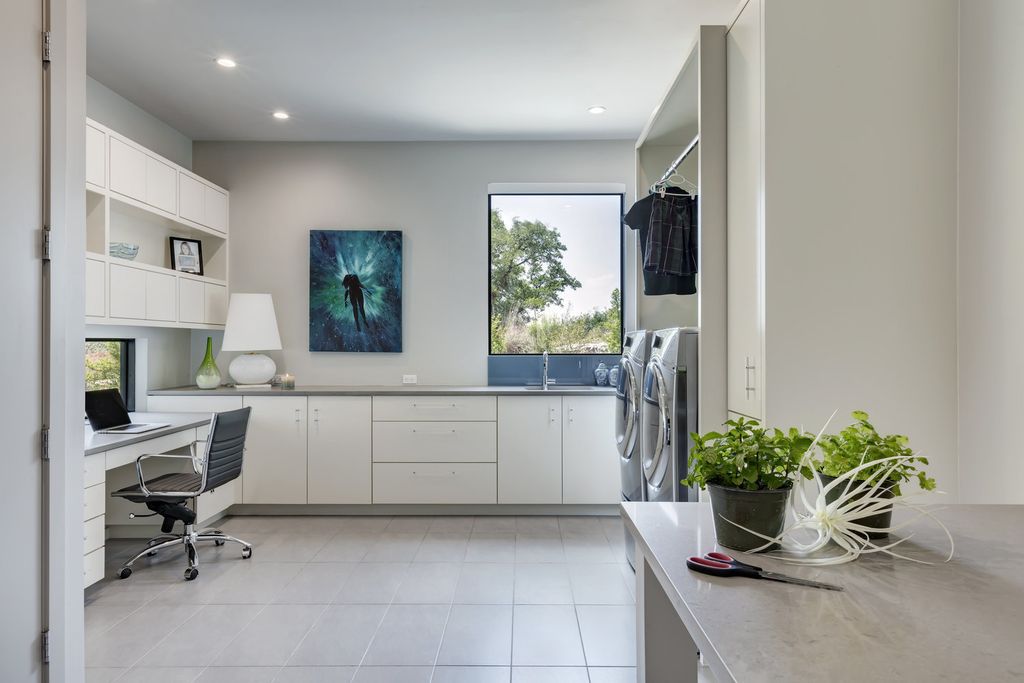 ControlShift House a Modern Luxury House by Matt Fajkus Architecture 17