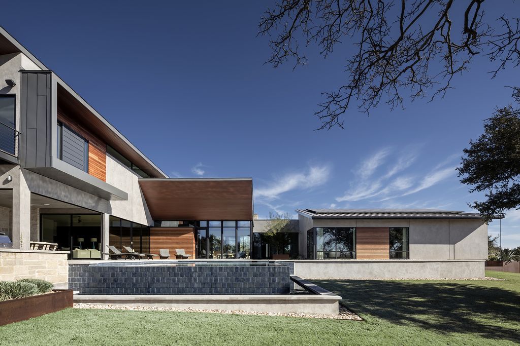 ControlShift House a Modern Luxury House by Matt Fajkus Architecture 9