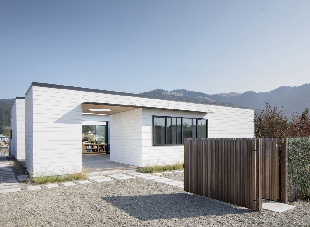 Dune House, an ideal retreat by Cass Calder Smith Architecture + Interiors